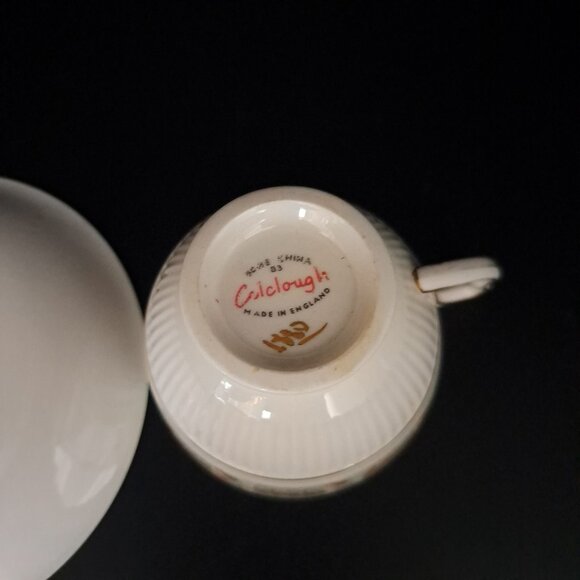 Colclough Bone China Teacup & Saucer Set Gold Trim Leaf Design England - Picture 11 of 12